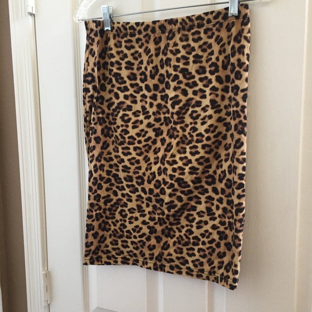 FINAL MARKDOWN RUE 21 skirt (L/XL)